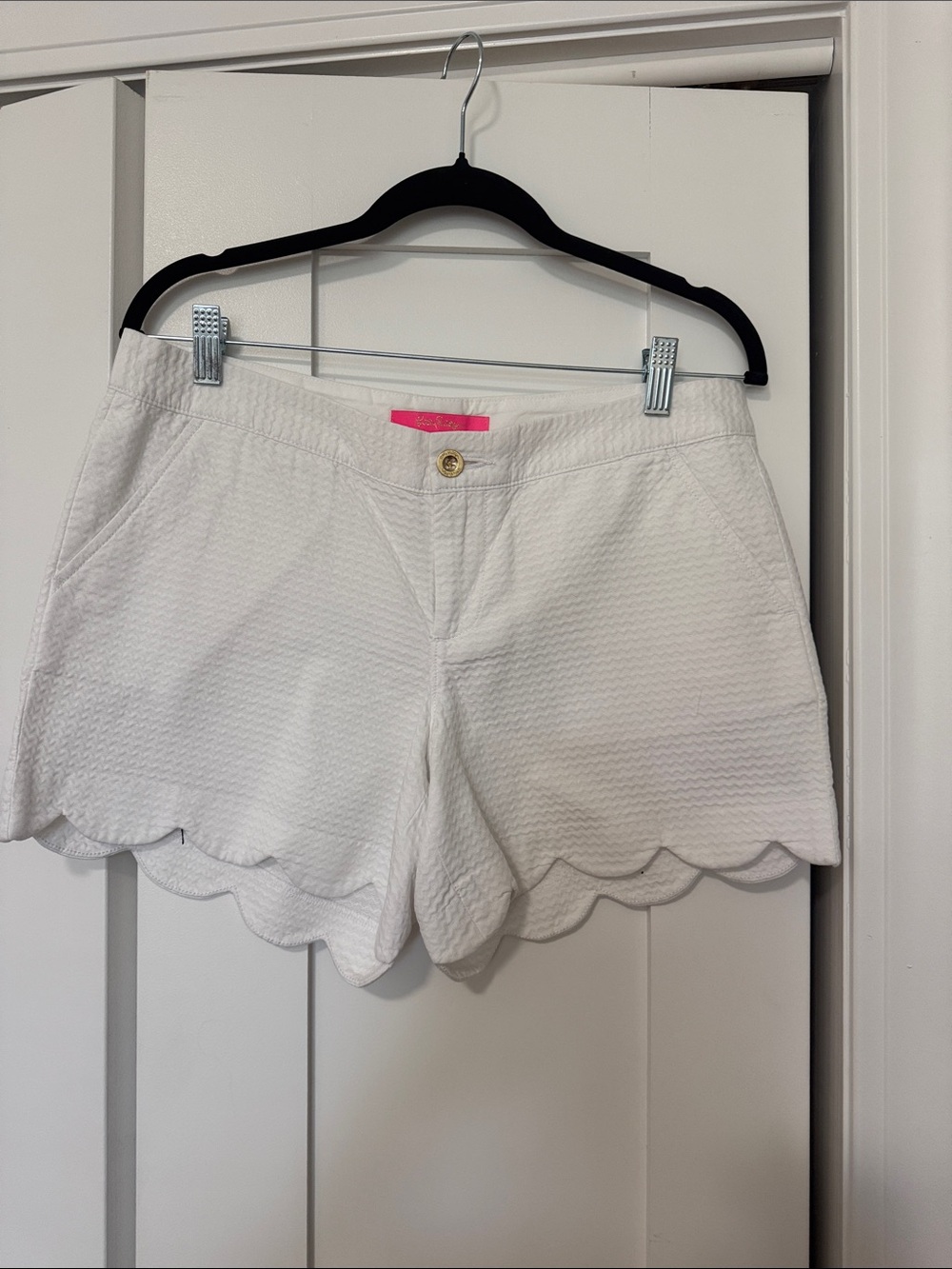 Lilly Pulitzer White Scalloped Hem Shorts